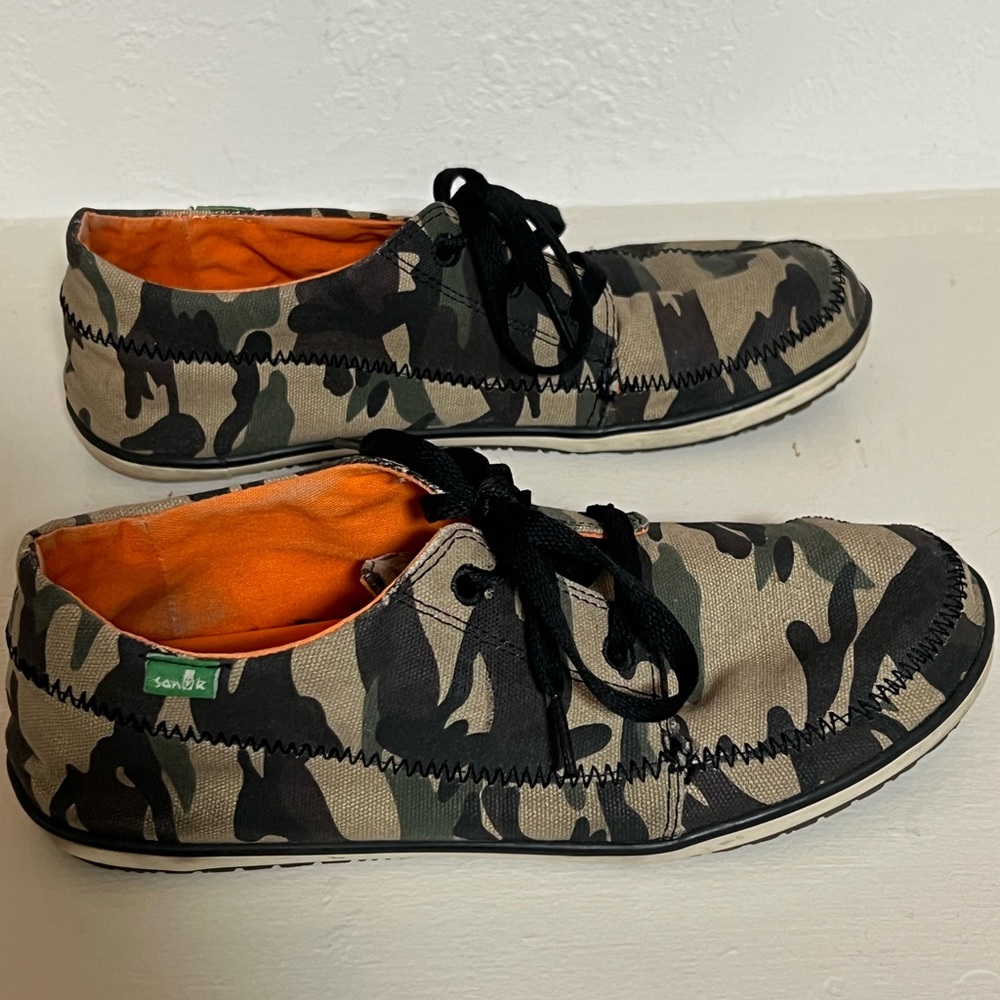 Men’s Sanuk Camo Shoes Size 8